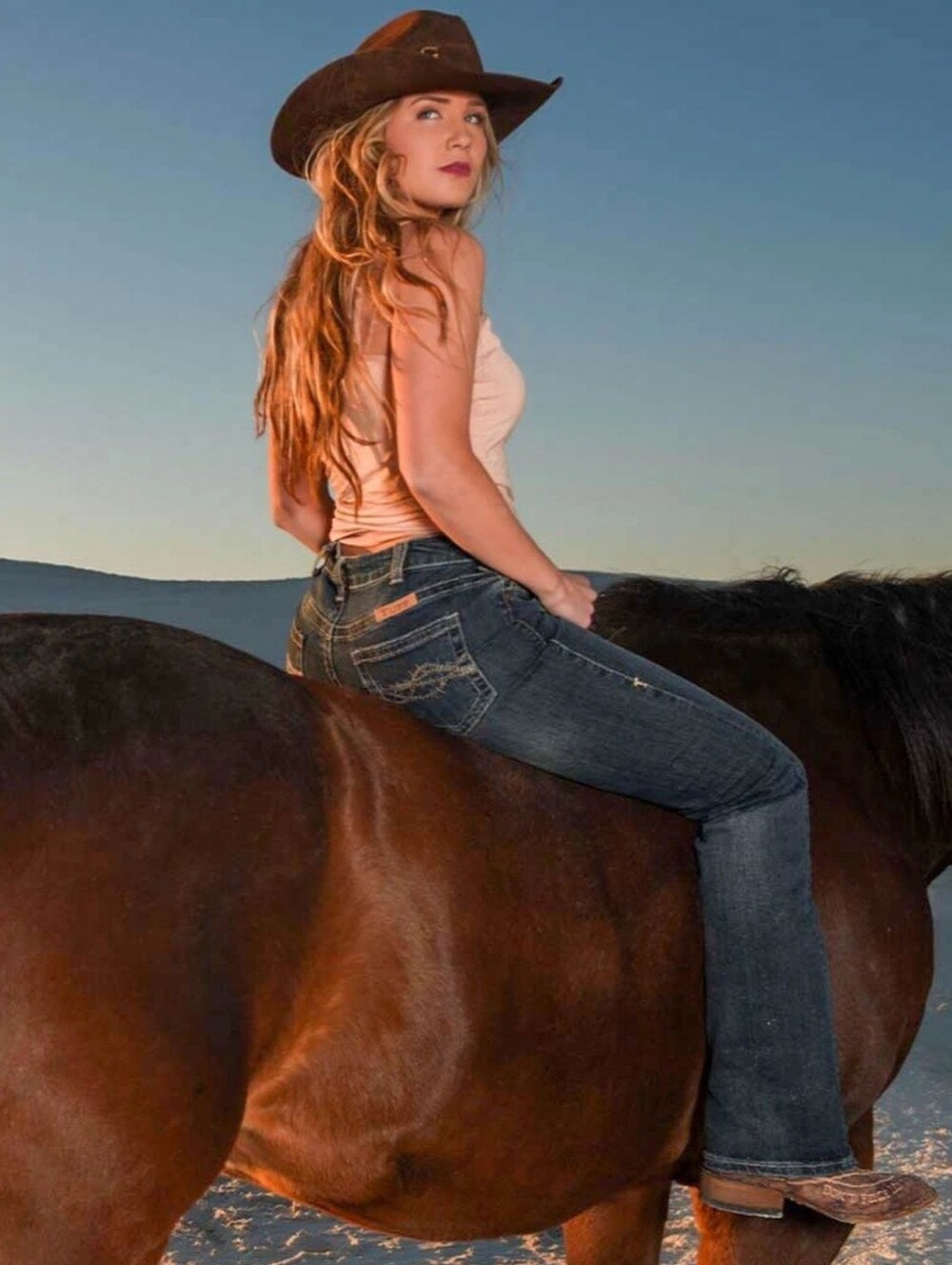 **SOLD** Cowgirl Tuff "Don't Fence Me In" Bootcut Blue Jean | Women's Size 27 - Picture 5 of 16